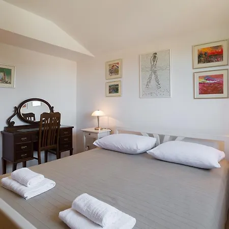 Tamara ロヴィンスコ・セロ