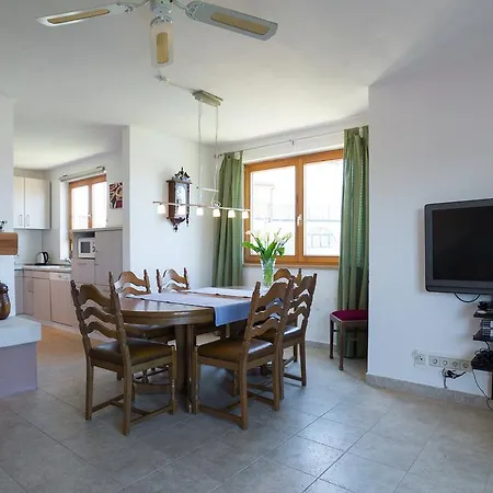 Tamara ロヴィンスコ・セロ